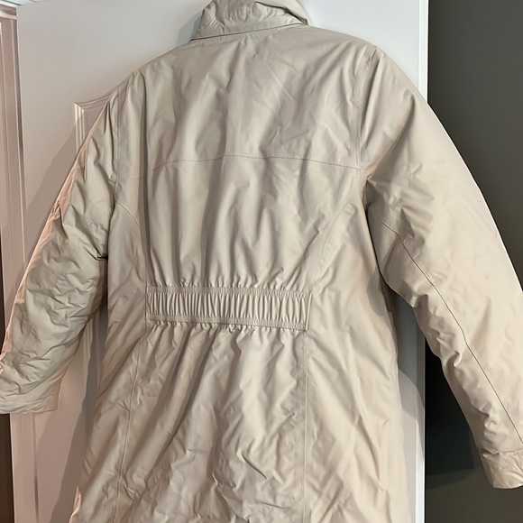 LL Beam - Puffy Winter Coat - color: Cream / Off White W/ Removable Hood - Picture 8 of 9